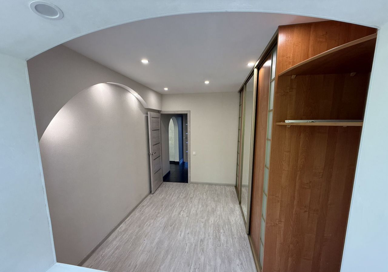 квартира г Волгоград р-н Дзержинский ул Космонавтов 17 фото 5