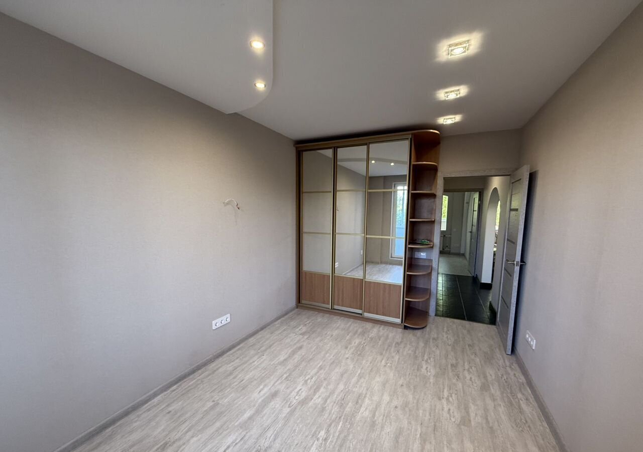квартира г Волгоград р-н Дзержинский ул Космонавтов 17 фото 9