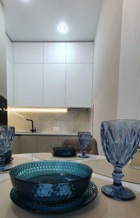 квартира г Красноярск р-н Центральный ул Караульная 43/5 фото 1