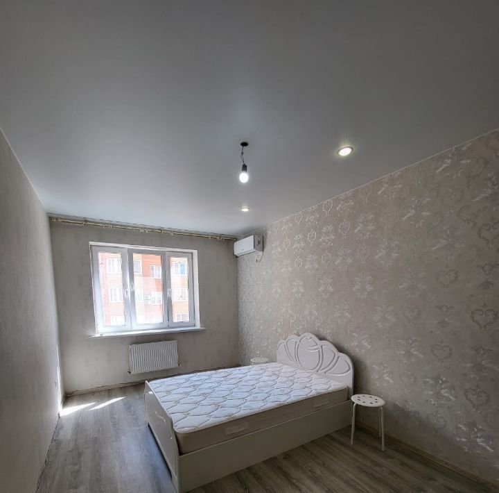 квартира г Краснодар р-н Прикубанский ул им. Героя Яцкова И.В. 15к/2 фото 3