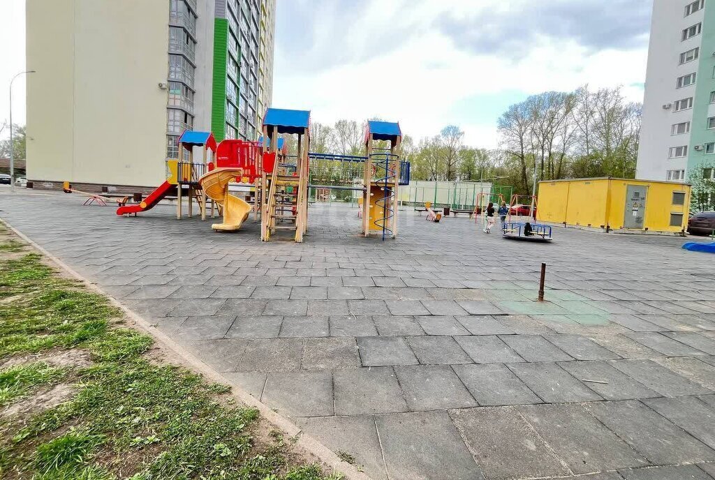 квартира г Уфа р-н Калининский улица Набережная Моторостроителей, 15 фото 12