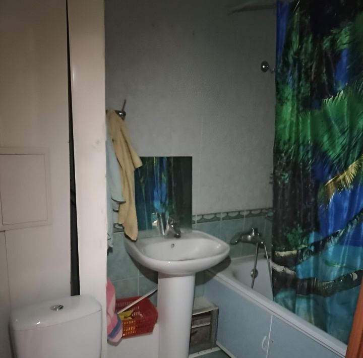 квартира г Тольятти р-н Автозаводский 10 квартал ул Свердлова 20 фото 4