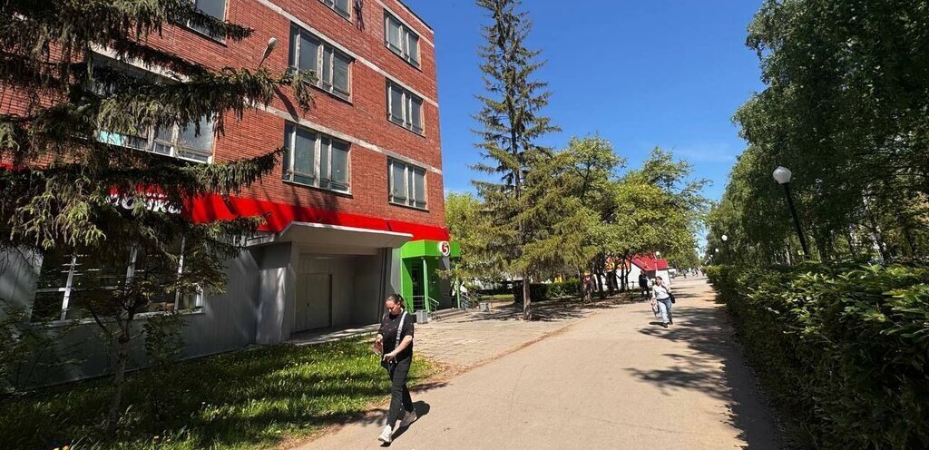 торговое помещение г Тольятти б-р Буденного 16 фото 2