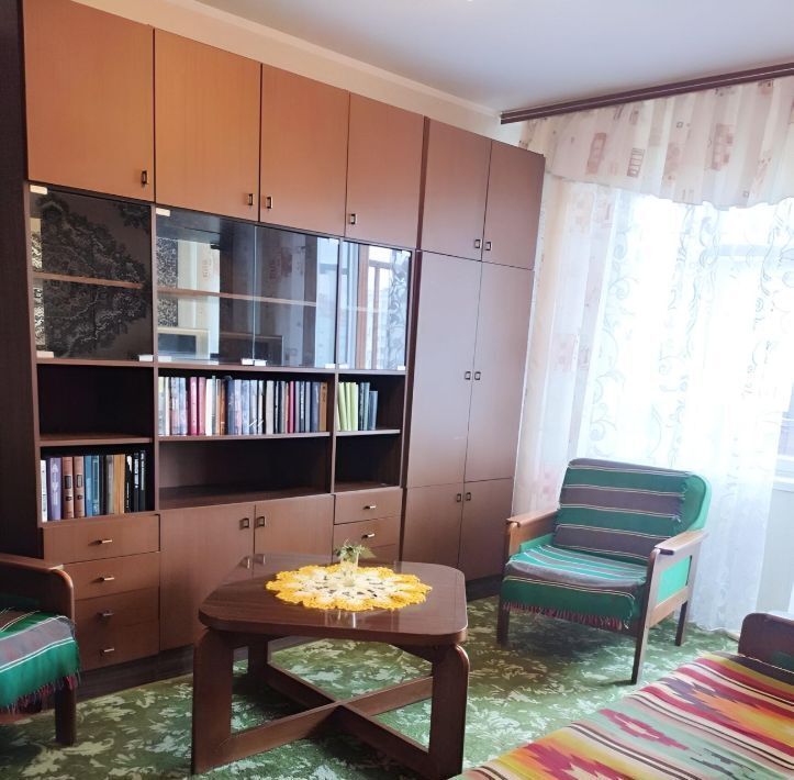 квартира г Тольятти р-н Автозаводский ул Автостроителей 98 фото 1