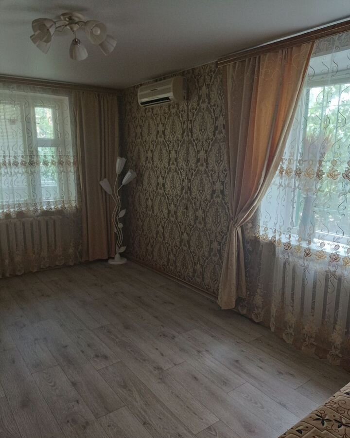 квартира г Волгоград р-н Дзержинский ул. Строителей, 11 фото 10
