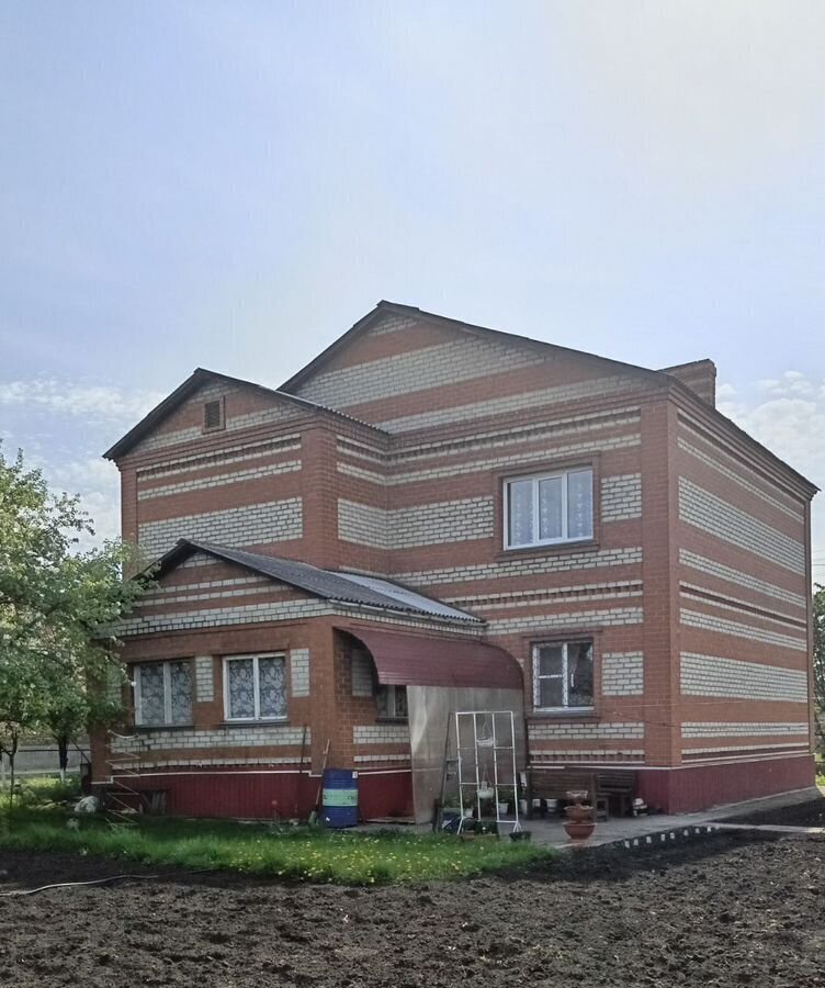 дом г Белово пгт Инской ул Сибиряков Кемеровская обл. — Кузбасс фото 1