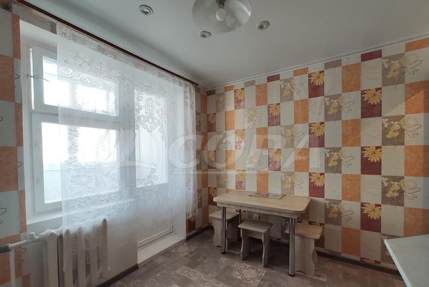 квартира г Тюмень р-н Восточный ул Николая Семенова 27к/2 фото 3