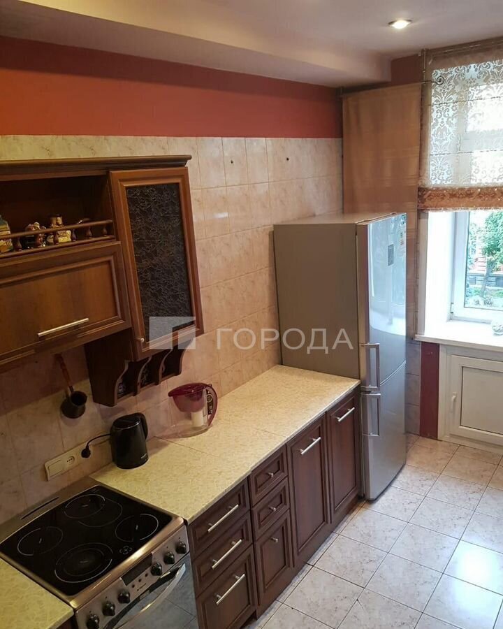 квартира г Новокузнецк р-н Центральный ул 25 лет Октября 1 фото 2