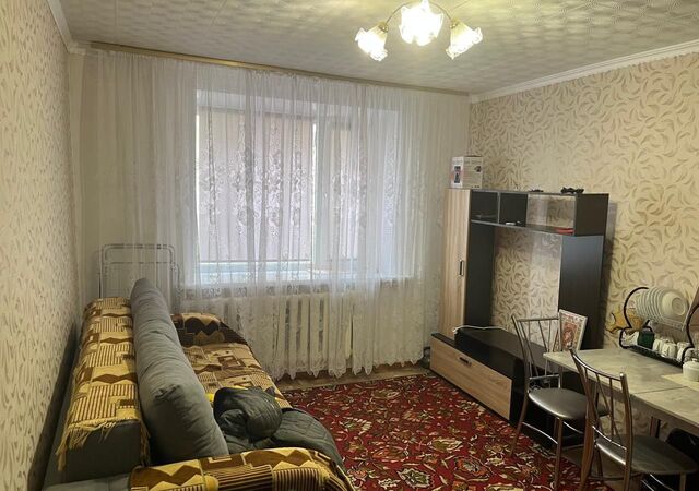комната р-н Кировский дом 64 фото