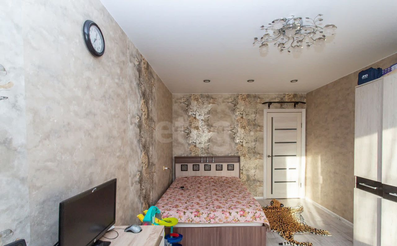 квартира г Тобольск 8-й мкр-н, 12 фото 1