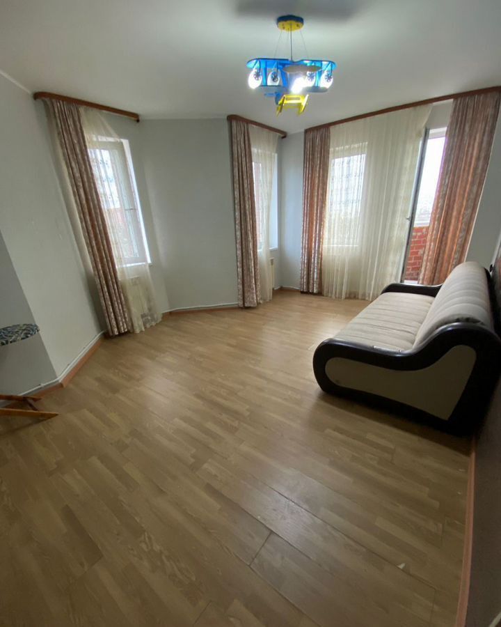 квартира г Пыть-Ях ул Романа Кузоваткина 8 Тюменская обл. фото 1