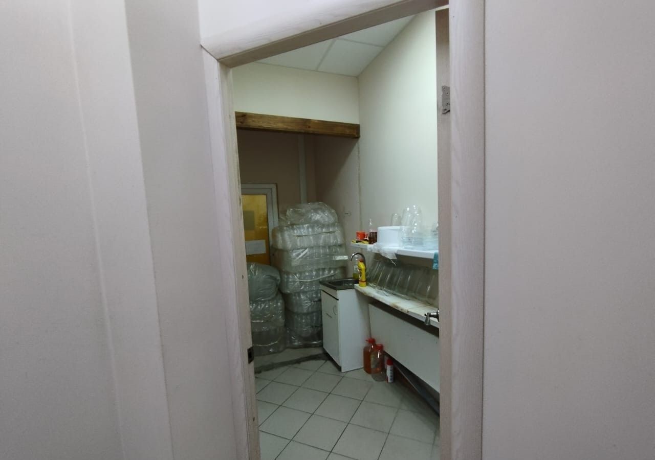 торговое помещение г Омск р-н Кировский пр-кт Комарова 15к/1 фото 19