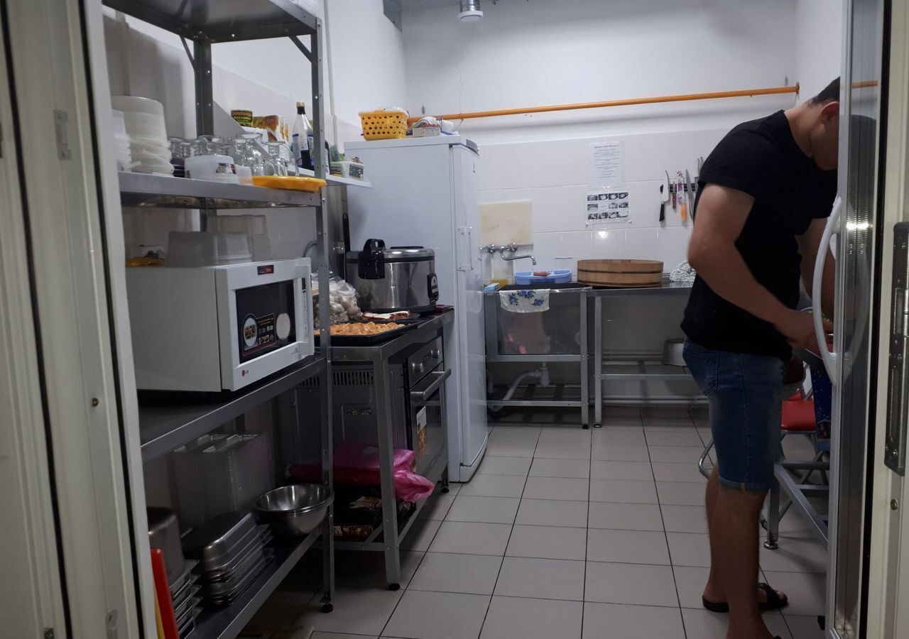 торговое помещение р-н Тихорецкий г Тихорецк ул Подвойского 30а Тихорецкое городское поселение фото 6