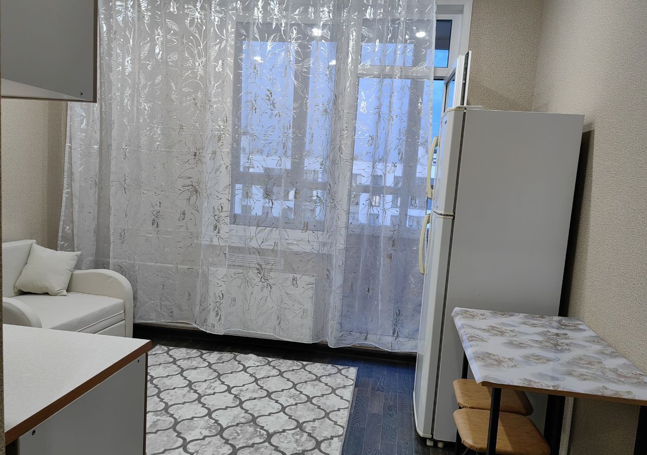 квартира г Тюмень р-н Калининский ул Фармана Салманова 26 фото 3