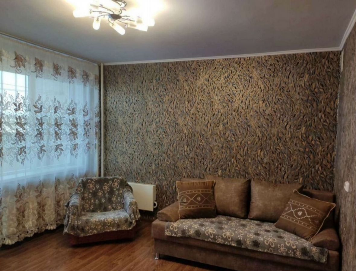 квартира г Тольятти р-н Автозаводский ул 40 лет Победы 51в фото 1