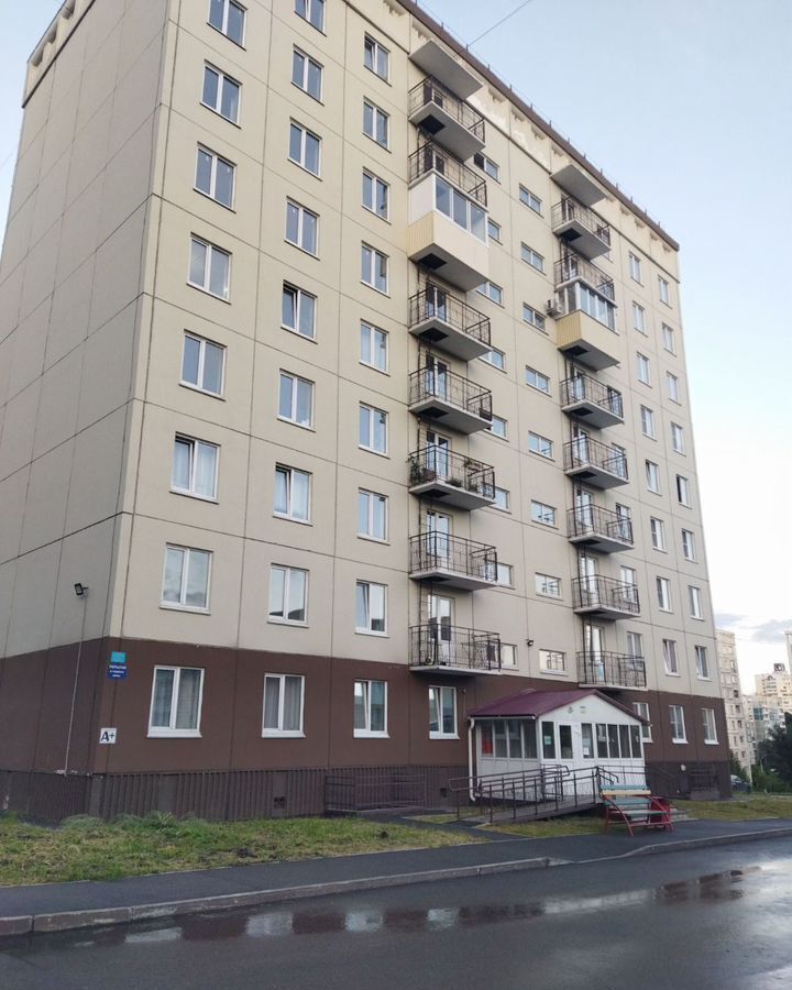 квартира г Новокузнецк р-н Новоильинский пр-кт Авиаторов 89в Кемеровская обл. — Кузбасс фото 1