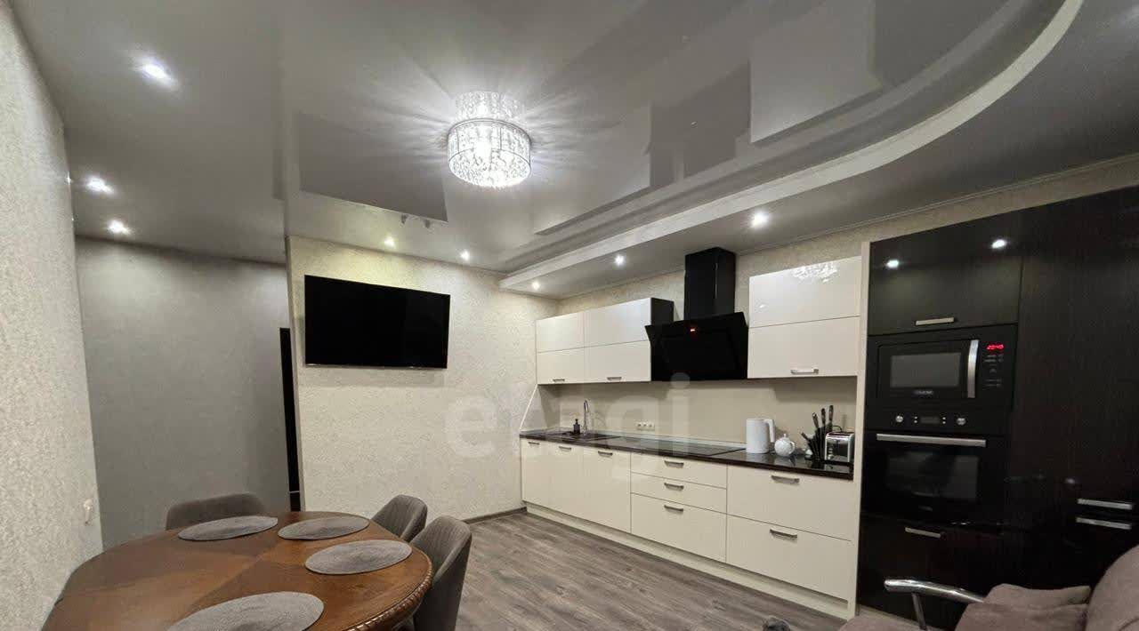 квартира г Сургут пр-кт Комсомольский 9 24-й фото 1