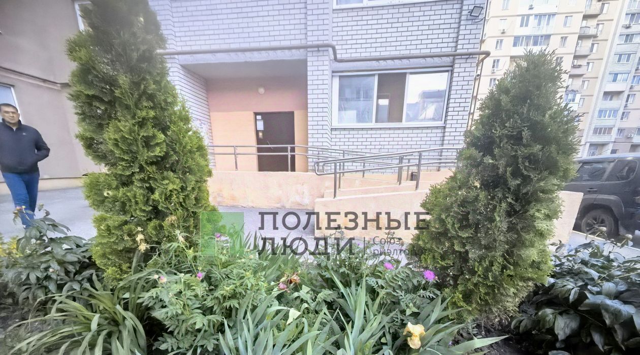 квартира г Саратов р-н Кировский ул им Лисина С.П. 11а фото 2