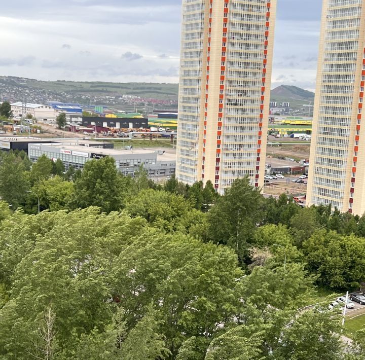 квартира г Красноярск р-н Советский ул Аэровокзальная 8д фото 5