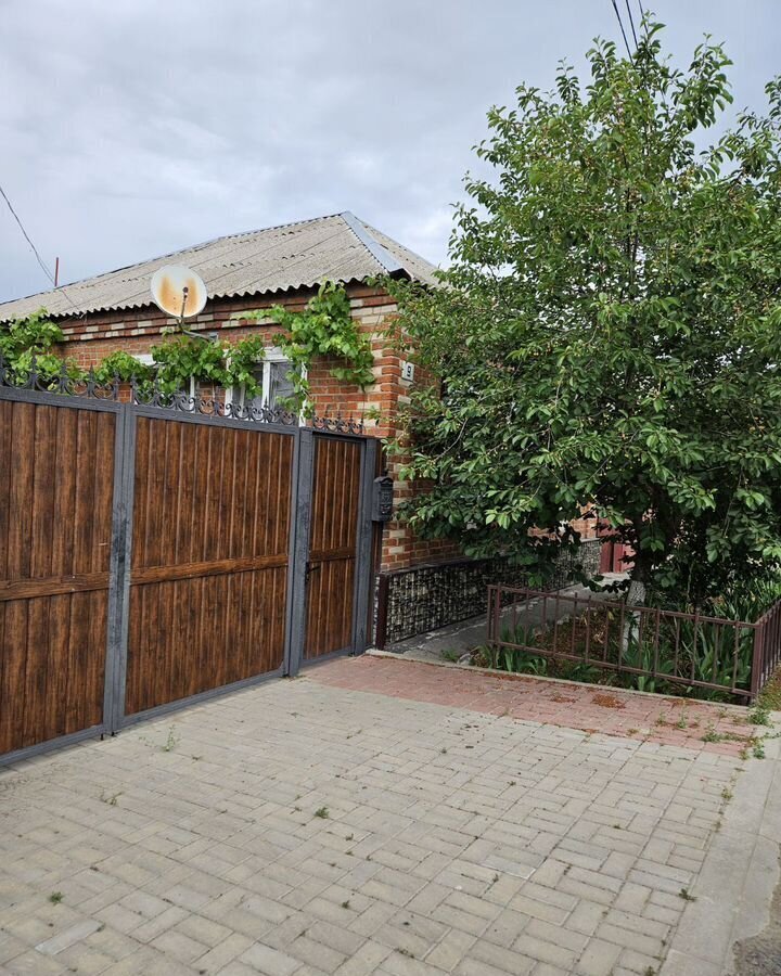 дом р-н Миллеровский г Миллерово ул Комарова 9 Миллеровское городское поселение фото 1