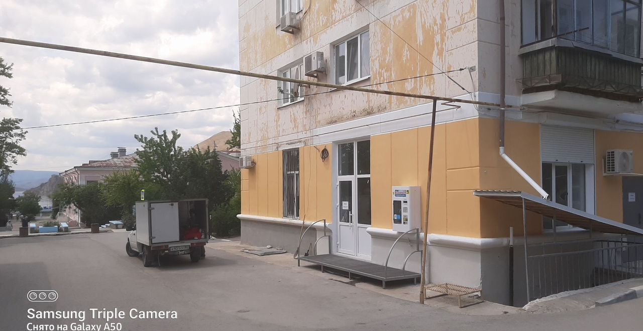 свободного назначения г Феодосия пгт Орджоникидзе ул Ленина 7 фото 1