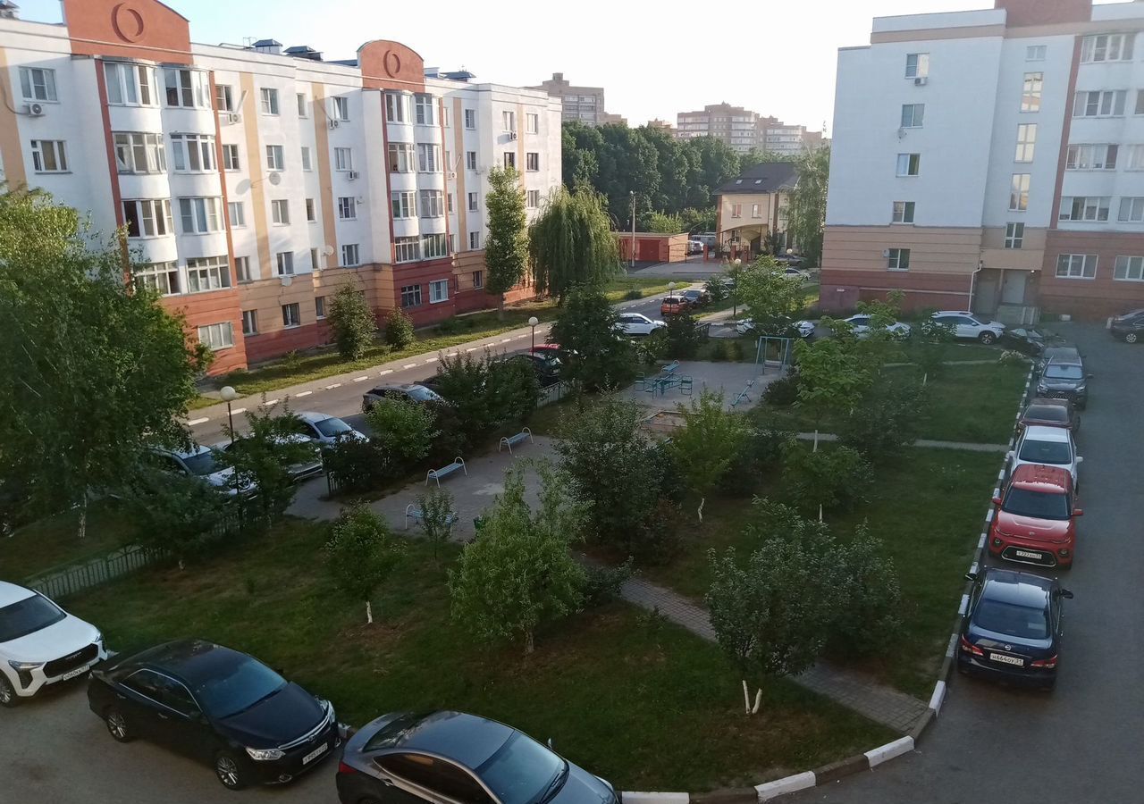 квартира г Старый Оскол мкр-н Дубрава, квартал 3, 33 фото 14