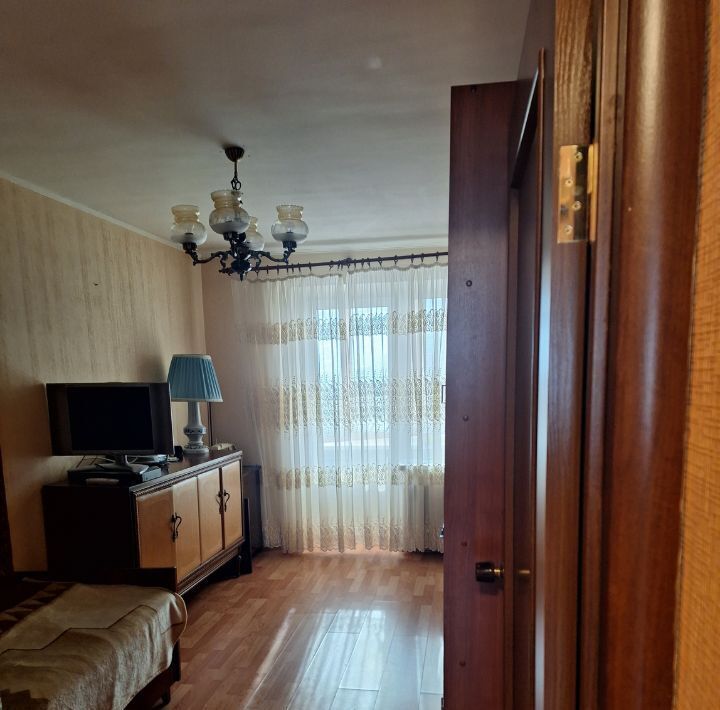 квартира г Саратов р-н Волжский ул Соколовая 18/40 фото 3