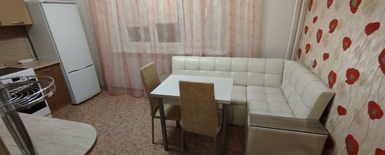 квартира г Омск р-н Кировский б-р Архитекторов 15/1 фото 4