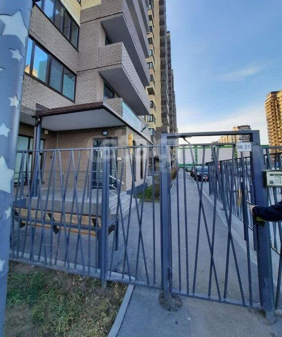 квартира г Тюмень ул Тимофея Чаркова 81к/2 фото 5