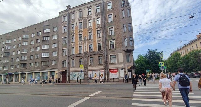 метро Василеостровская Средний пр-т Васильевского острова, 23 фото