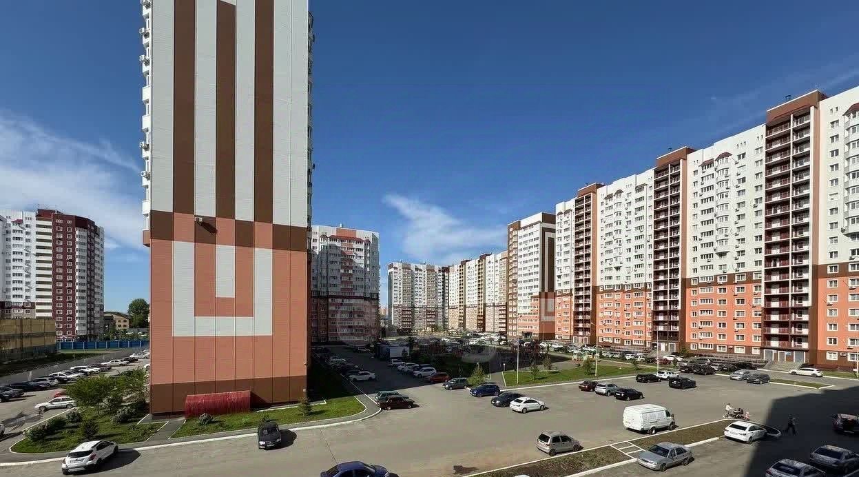 квартира г Оренбург р-н Дзержинский ул. Фронтовиков, 10/4 фото 3