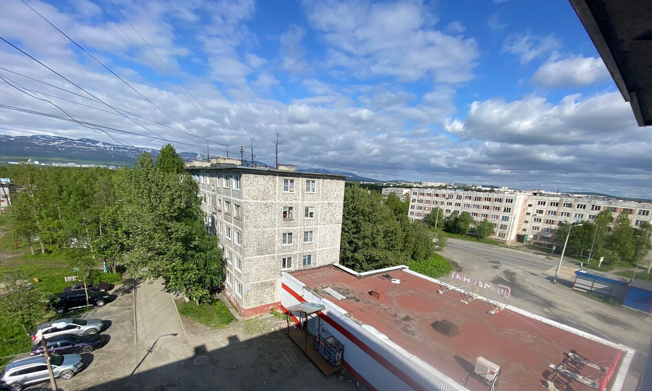 квартира г Апатиты ул Гладышева 22 фото 2