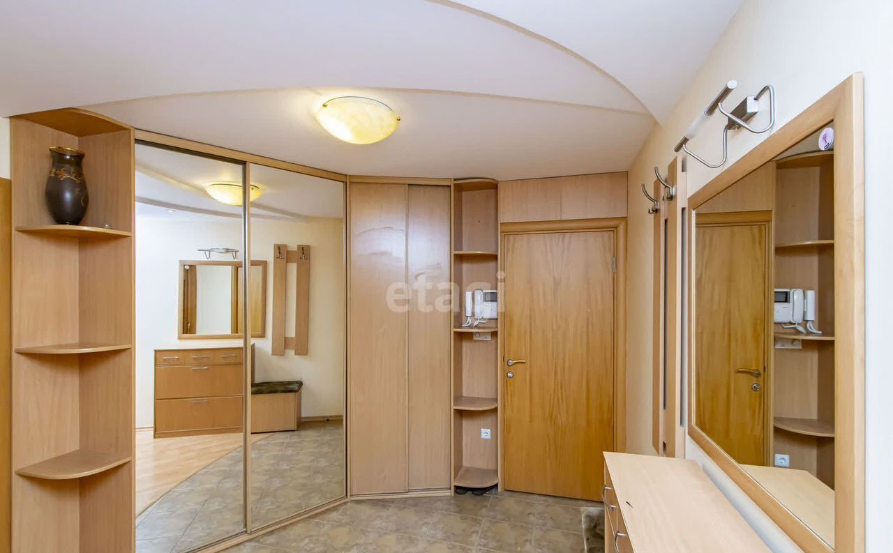 квартира г Тюмень р-н Центральный ул 50 лет Октября 30 фото 3