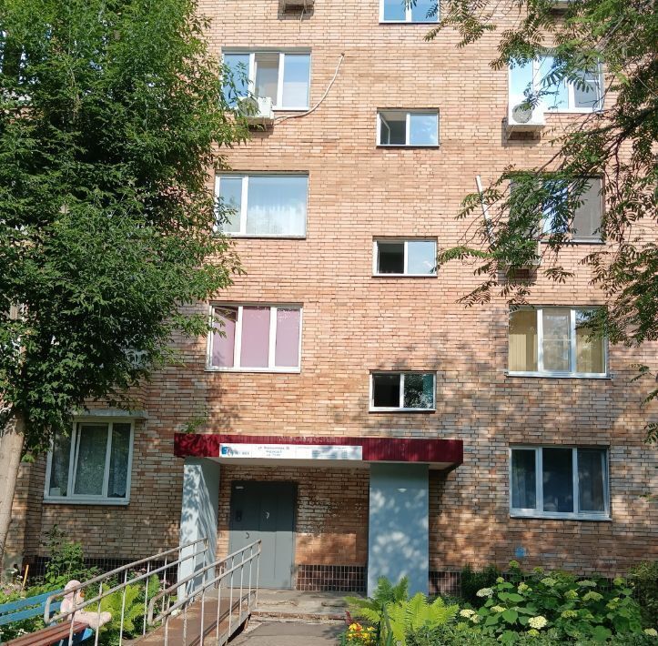 квартира г Тольятти р-н Автозаводский ул Ворошилова 26 фото 2