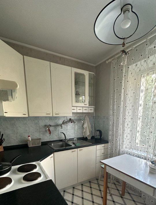 квартира г Волгоград р-н Кировский ул им. Кирова 98 фото 1