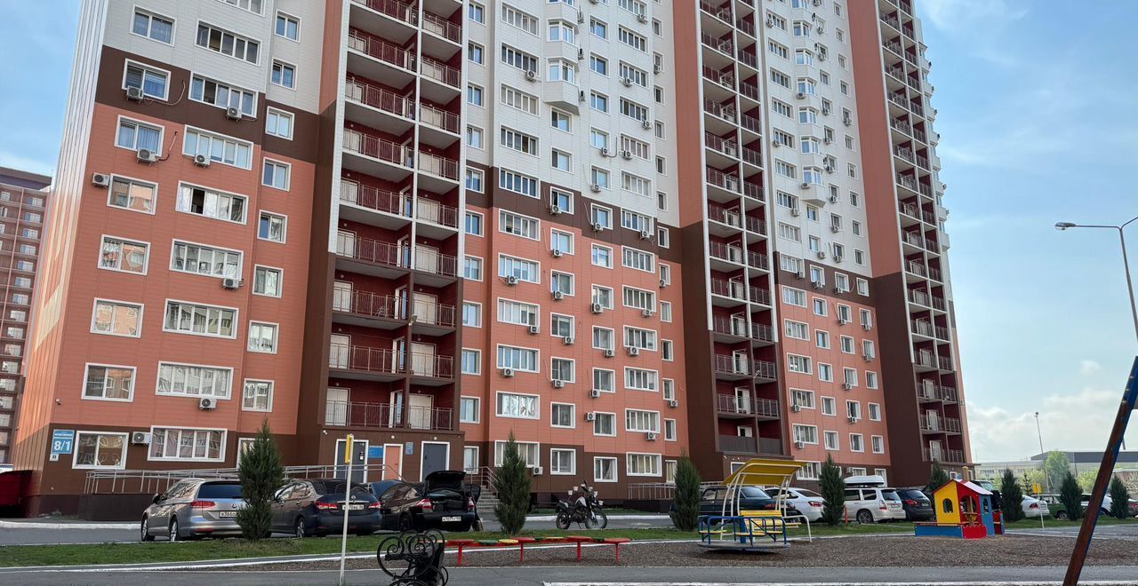 квартира г Оренбург р-н Дзержинский ул. Фронтовиков, 10/4 фото 4