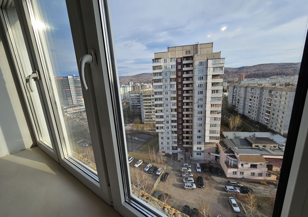 квартира г Красноярск р-н Свердловский ул Карамзина 22 фото 8
