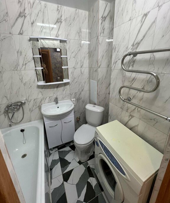 квартира г Волгоград р-н Кировский ул им. старшего лейтенанта Токарева 9 фото 11