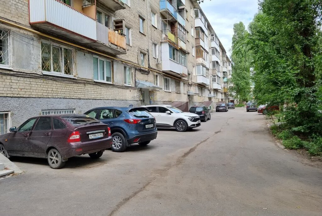 квартира г Саратов р-н Фрунзенский ул им Слонова И.А. 32/40 фото 1