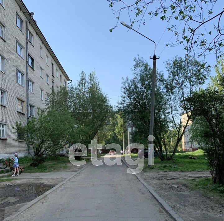 квартира г Новодвинск ул 50-летия Октября 46к/1 фото 18