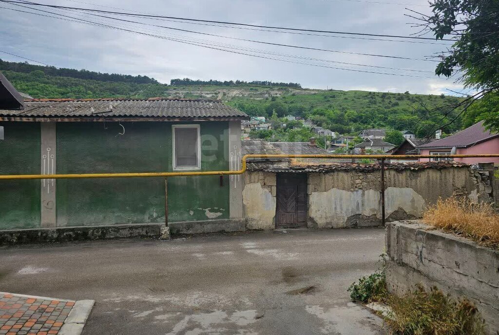 земля р-н Бахчисарайский г Бахчисарай ул Танкистов фото 6