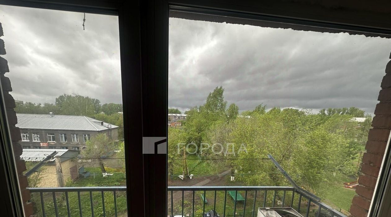 квартира г Новокузнецк р-н Заводской ул Тореза 8 фото 2