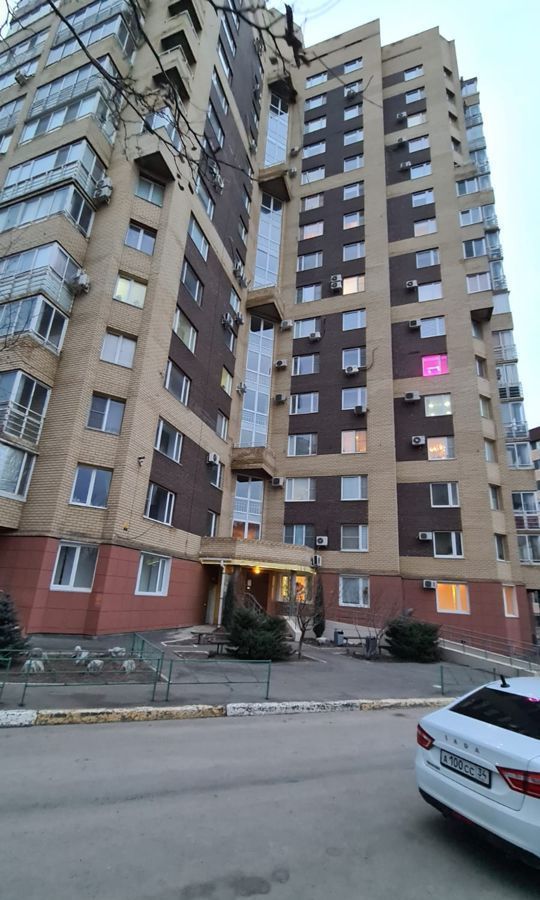 квартира г Волгоград р-н Дзержинский ул Шекснинская 42 фото 1