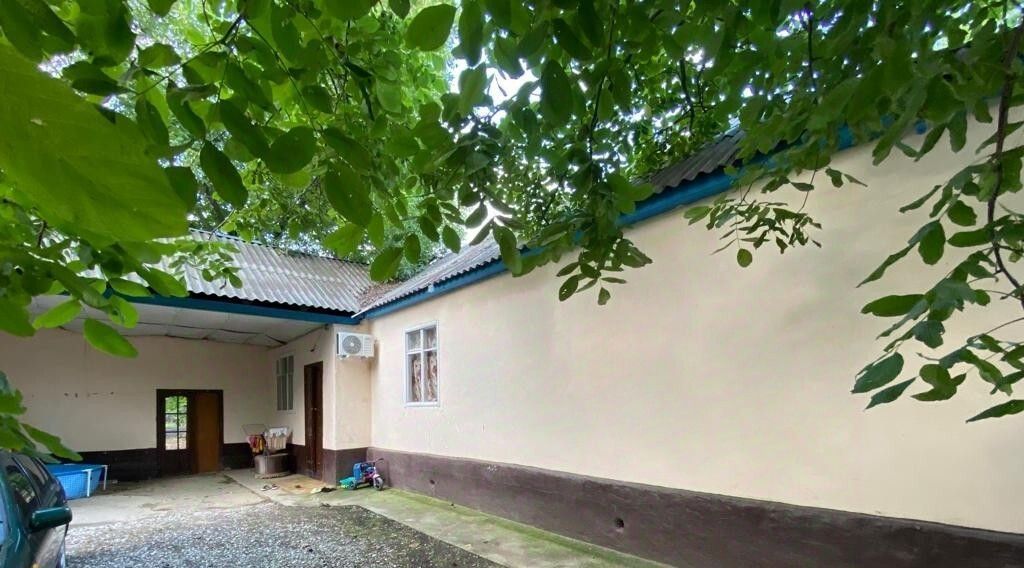 дом р-н Гудермесский г Гудермес ул. Рамзана Кадырова, 177 фото 1